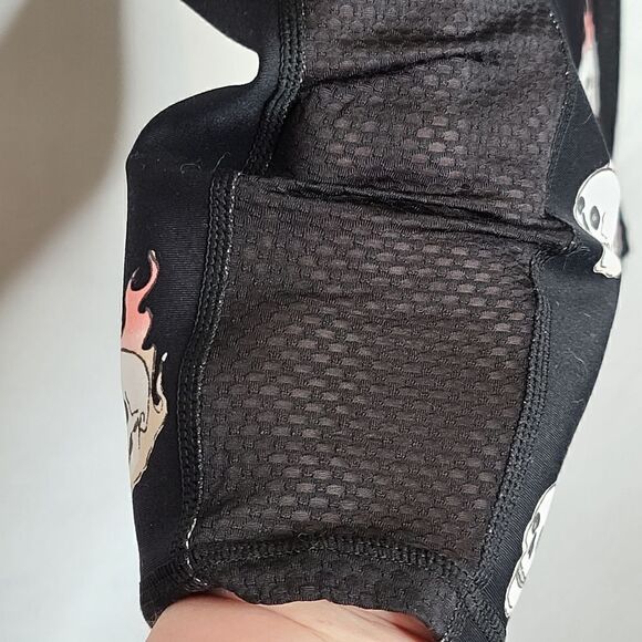 2X 18W 20W Torrid Wicking Active Legging  Black Flames Skull Punk Mesh Panel - Picture 4 of 11